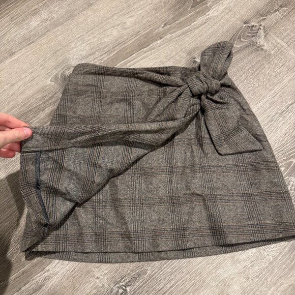 Wilfred grey plaid Skort with bowtie around waist - Picture 2 of 4